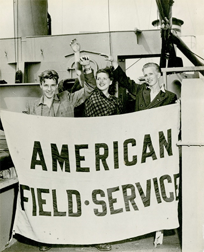 Az első középiskolai diákcsere program résztvevői